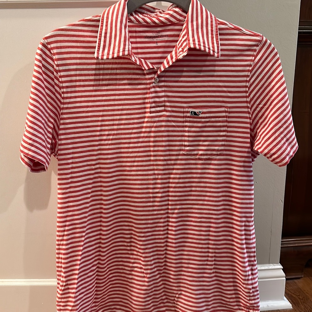 Vineyard vines polo shirt- muted rad and white stripe